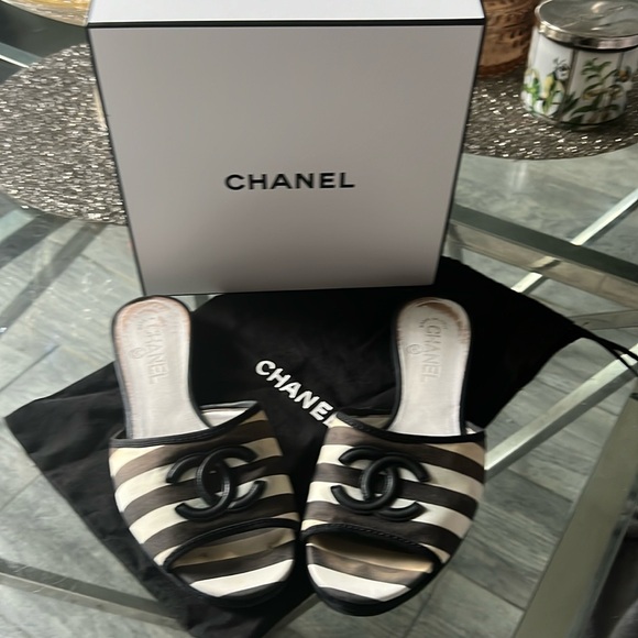 CHANEL Black and White Striped Sandals - Picture 1 of 6